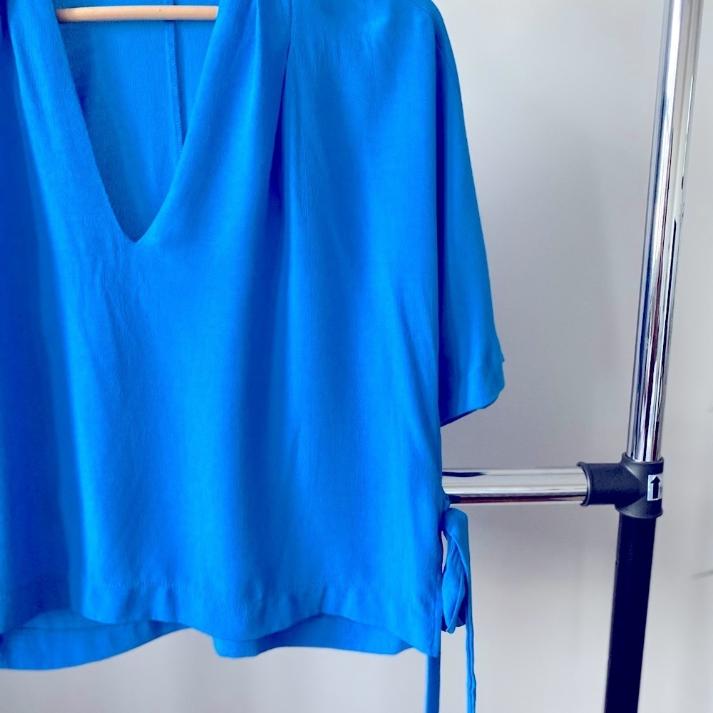 Topshop cobalt blue side tie tee. Size 2